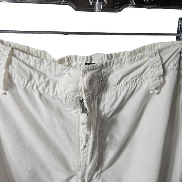 Mens White Cargo Shorts With Multiple Pockets & Elastic Waistband - Picture 3 of 9